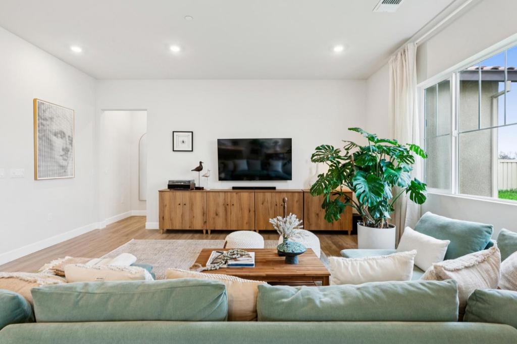 1889 Water St, Brentwood (CC), CA 94513