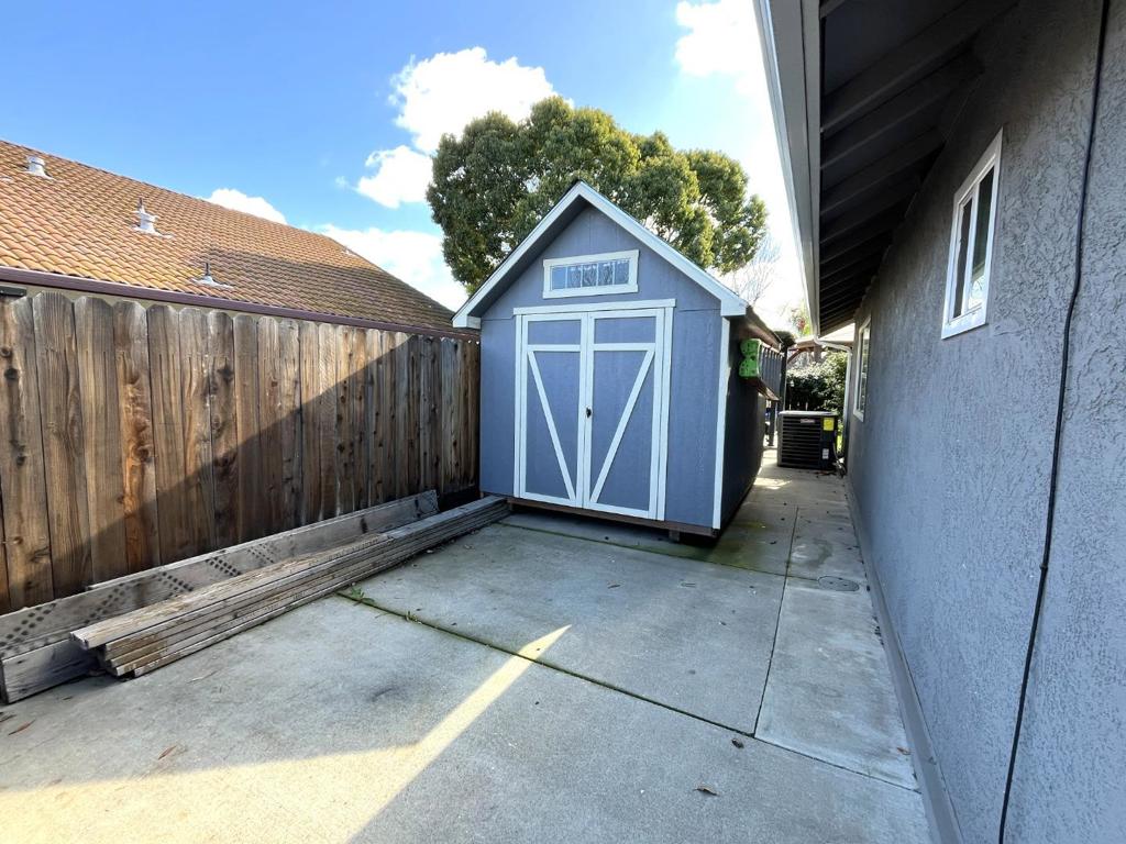 462 Chablis Way, Manteca, CA 95337