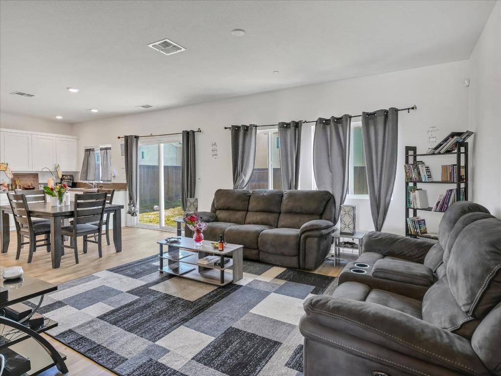 1415 Crimson Ln, Manteca, CA 95336