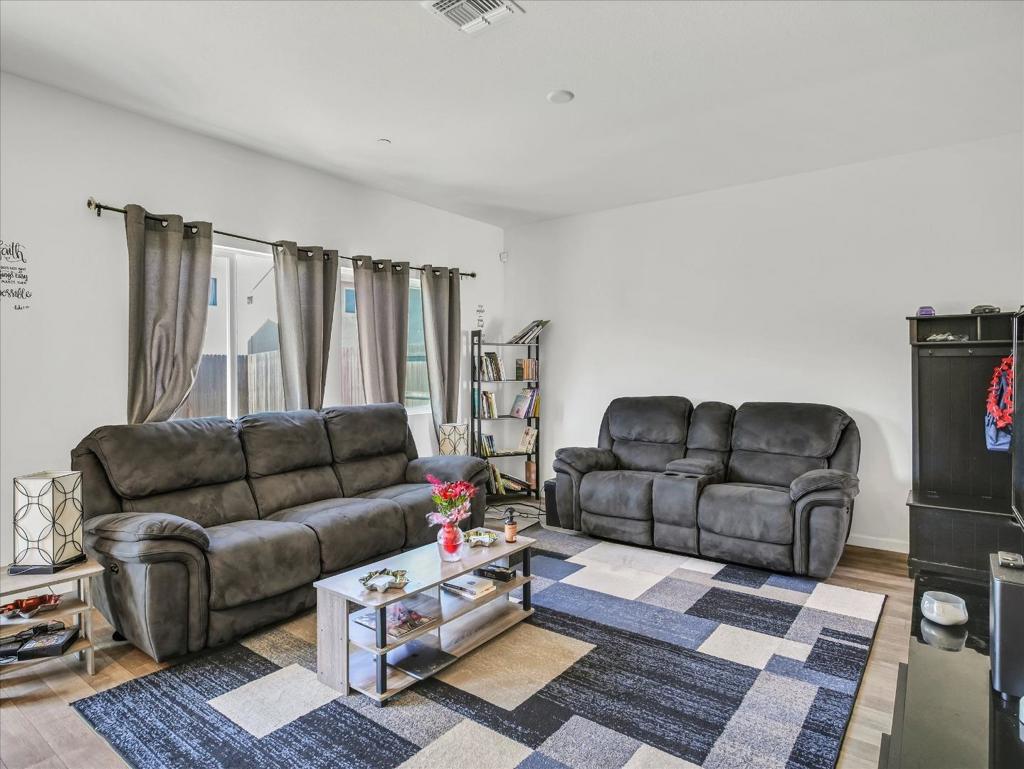 1415 Crimson Ln, Manteca, CA 95336