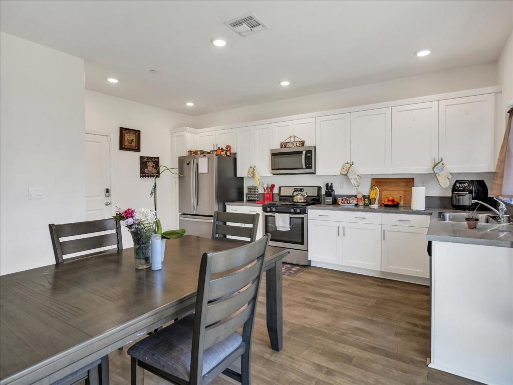 1415 Crimson Ln, Manteca, CA 95336