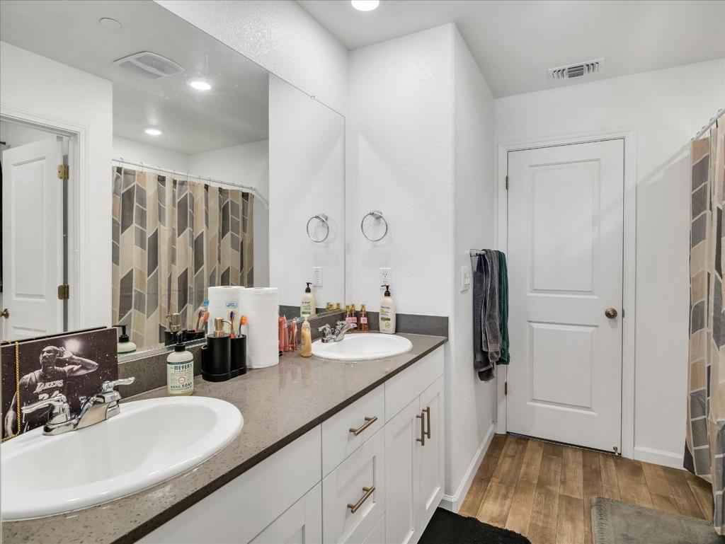 1415 Crimson Ln, Manteca, CA 95336