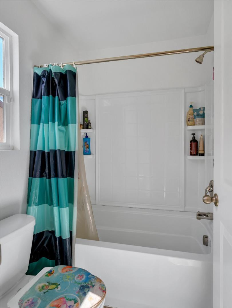 1415 Crimson Ln, Manteca, CA 95336