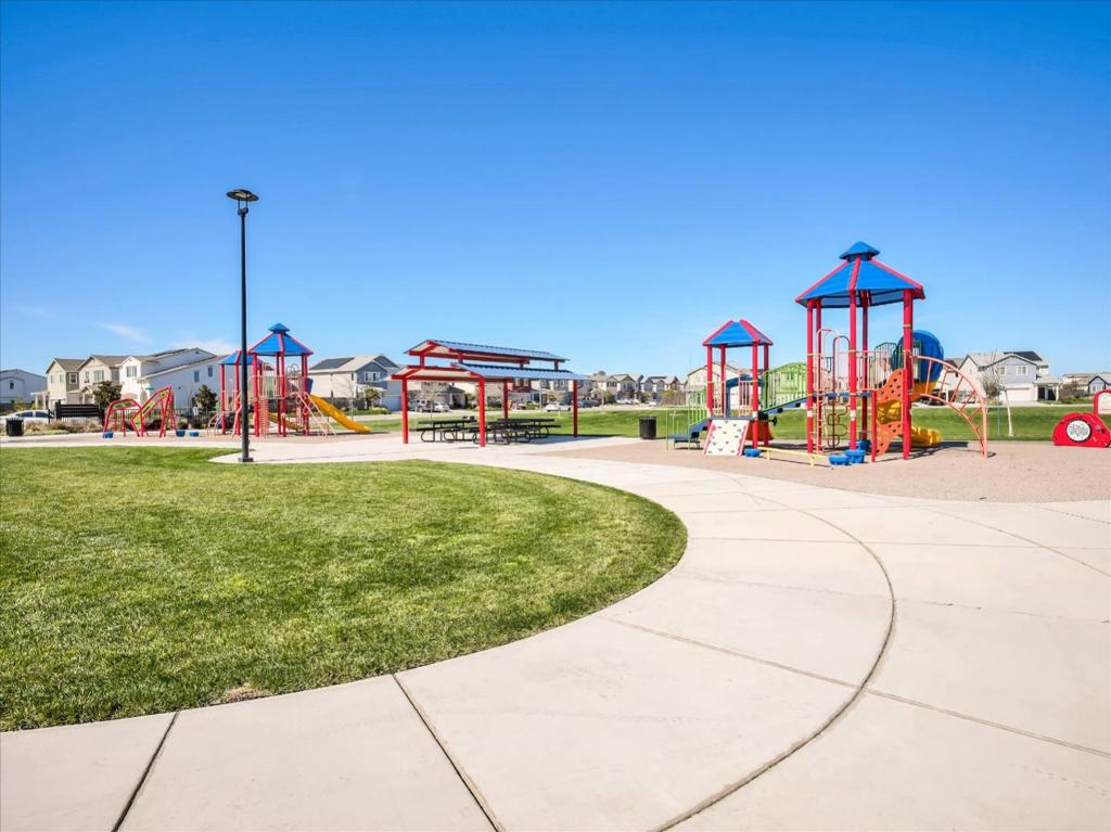 1415 Crimson Ln, Manteca, CA 95336