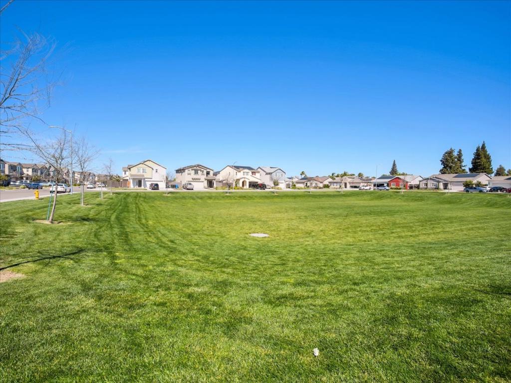 1415 Crimson Ln, Manteca, CA 95336