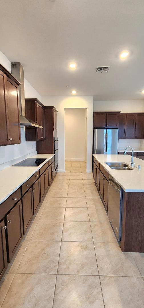 1490 Spanish Oak Ave, Manteca, CA 95337