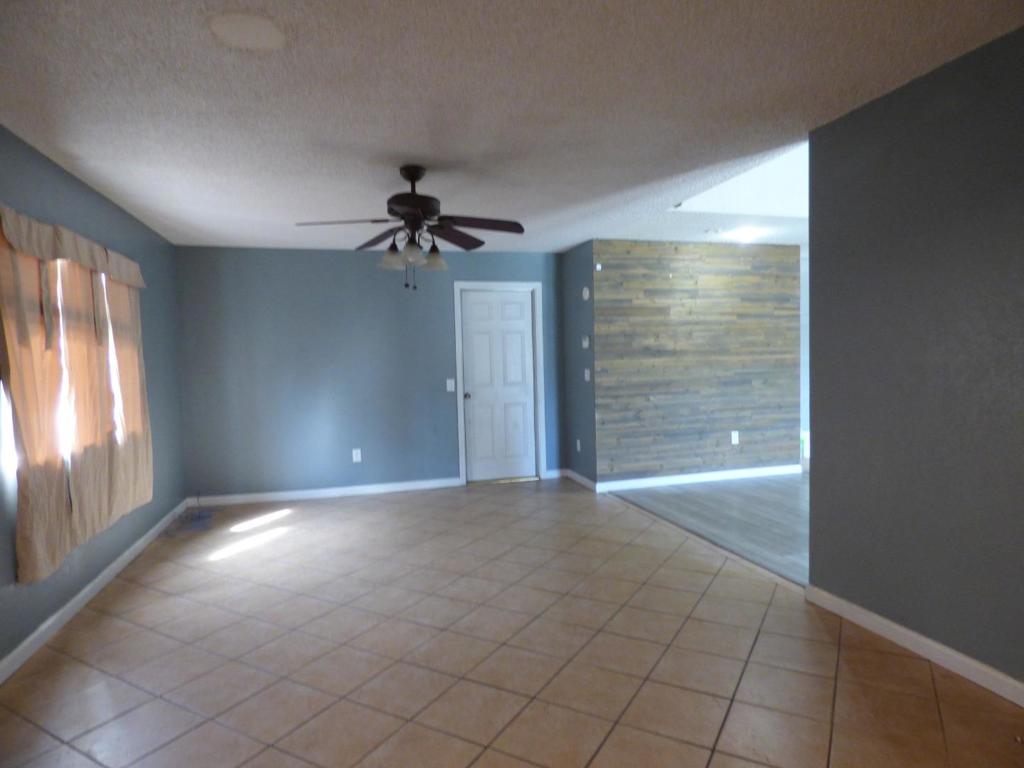 5850 E Ramona Ave, Fresno, CA 93727