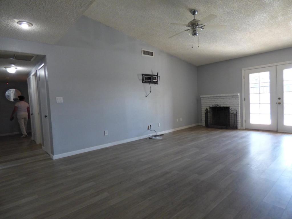 5850 E Ramona Ave, Fresno, CA 93727