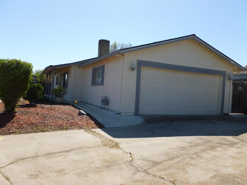 460 SE Jeremy Ct, Oakdale, CA 95361