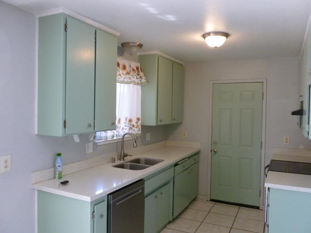 460 SE Jeremy Ct, Oakdale, CA 95361