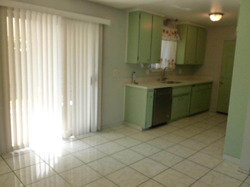 460 SE Jeremy Ct, Oakdale, CA 95361