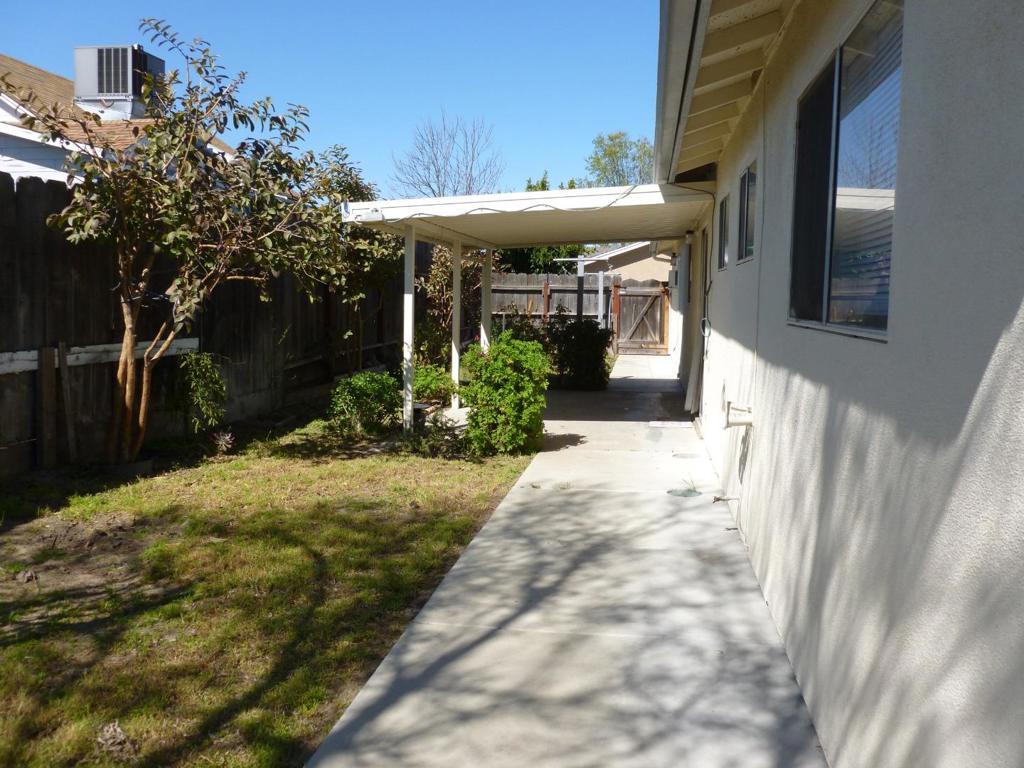 460 SE Jeremy Ct, Oakdale, CA 95361