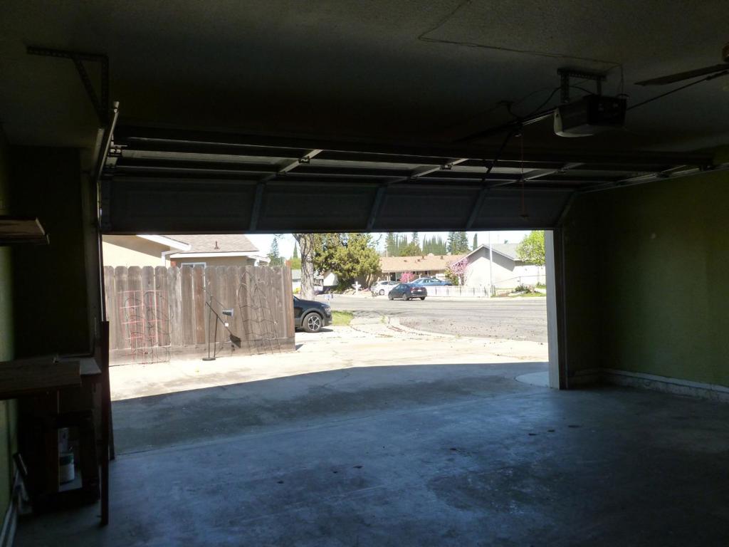 460 SE Jeremy Ct, Oakdale, CA 95361