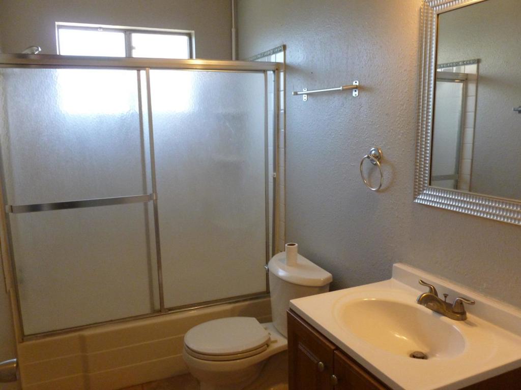 460 SE Jeremy Ct, Oakdale, CA 95361