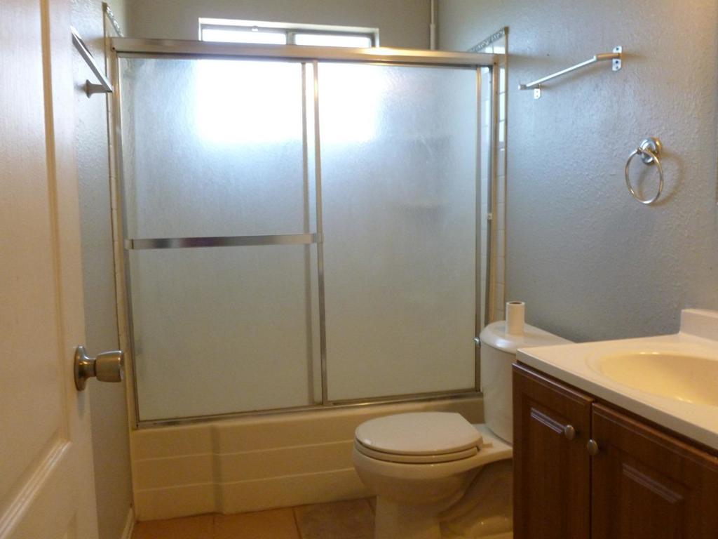 460 SE Jeremy Ct, Oakdale, CA 95361