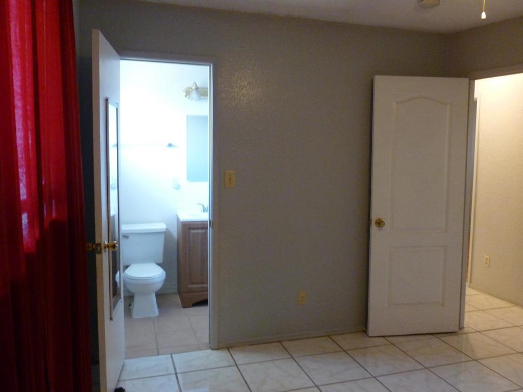 460 SE Jeremy Ct, Oakdale, CA 95361