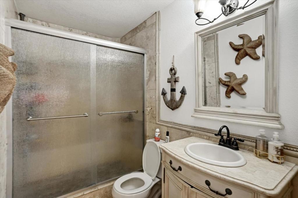 573 Rosewood Ct, Los Banos, CA 93635