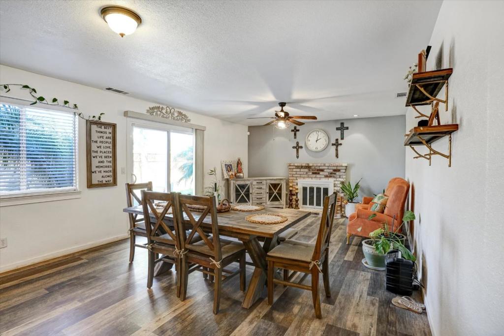 573 Rosewood Ct, Los Banos, CA 93635