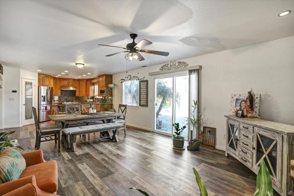 573 Rosewood Ct, Los Banos, CA 93635