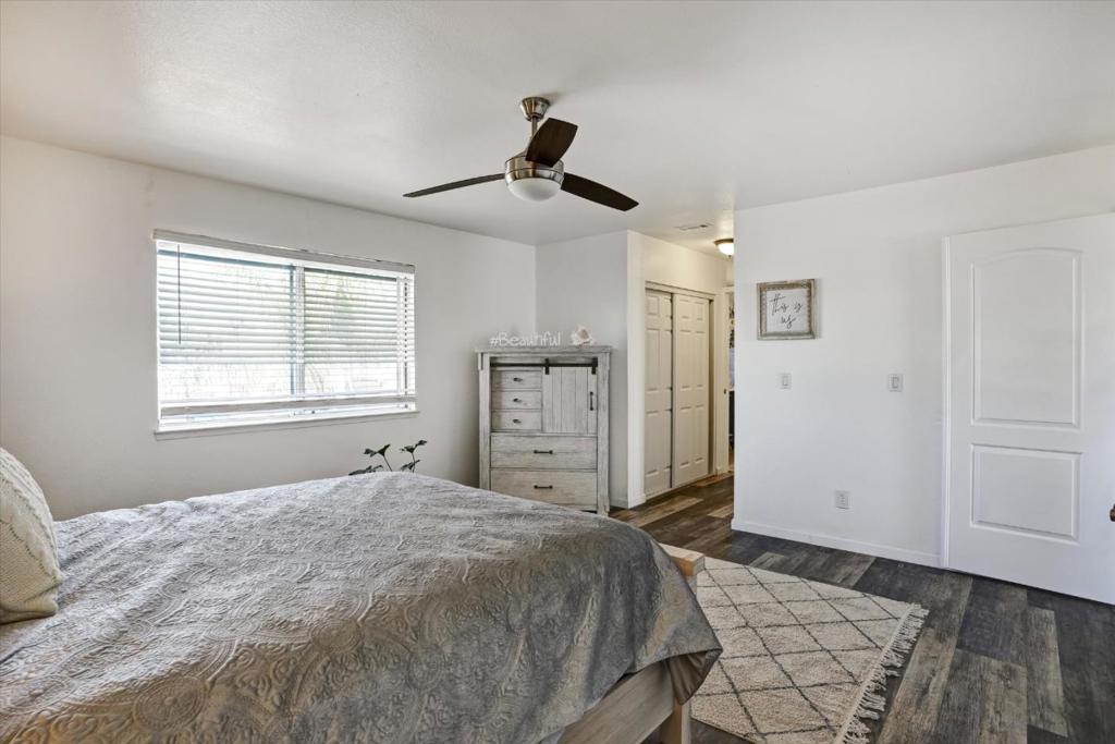 573 Rosewood Ct, Los Banos, CA 93635