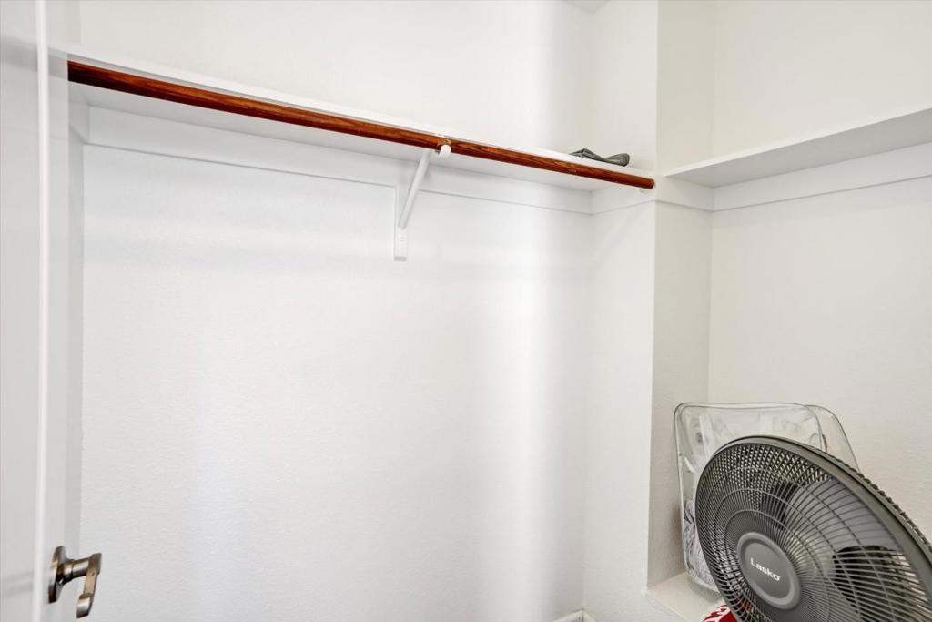 573 Rosewood Ct, Los Banos, CA 93635