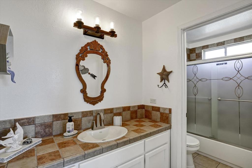 573 Rosewood Ct, Los Banos, CA 93635