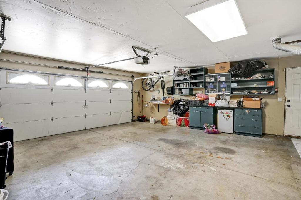 573 Rosewood Ct, Los Banos, CA 93635