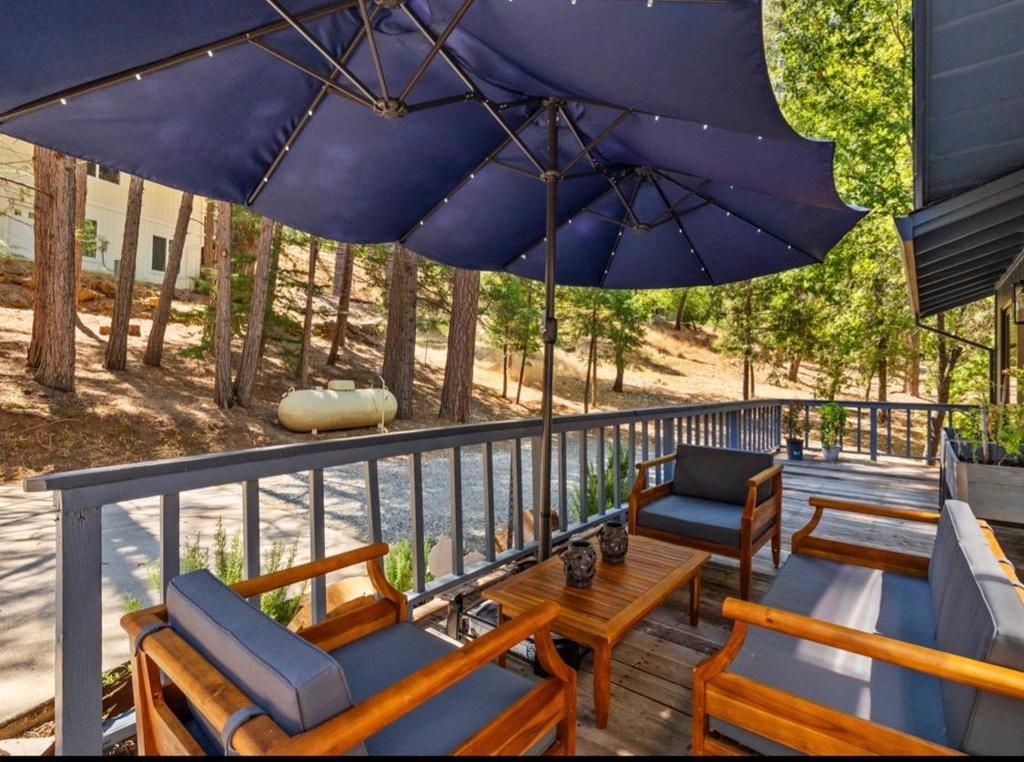 19271 Pine Mountain Dr, Groveland, CA 95321