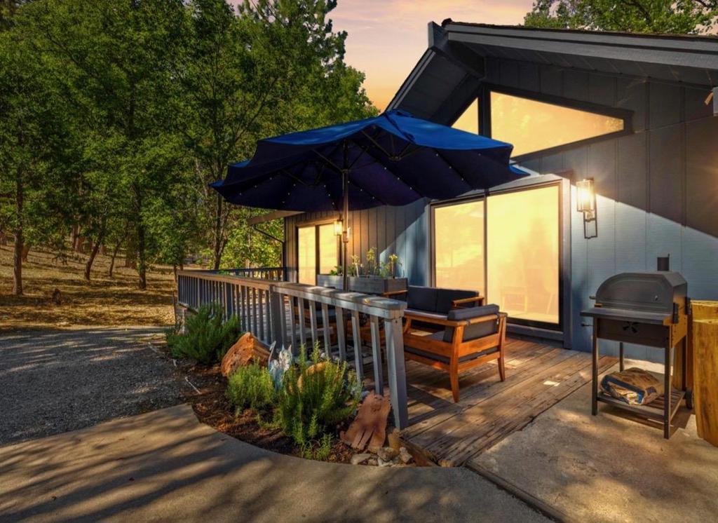 19271 Pine Mountain Dr, Groveland, CA 95321