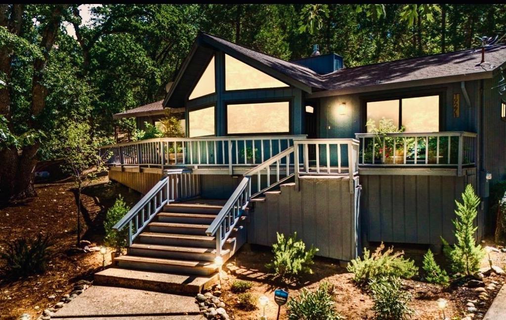 19271 Pine Mountain Dr, Groveland, CA 95321