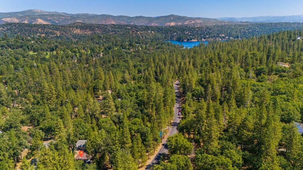 19271 Pine Mountain Dr, Groveland, CA 95321