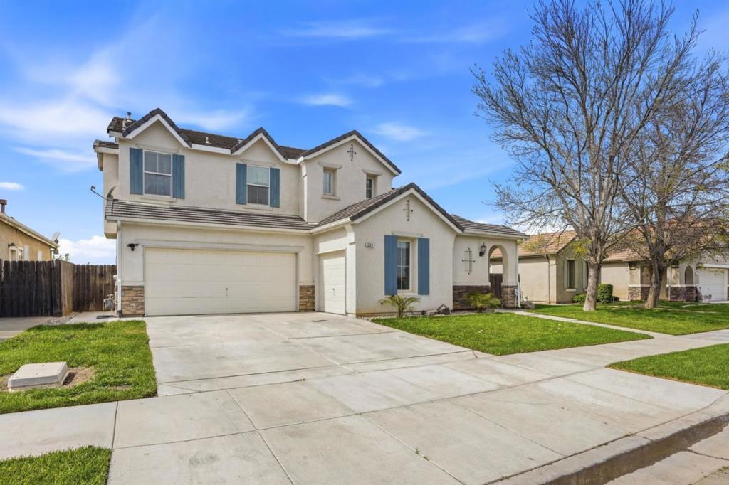 381 Honeybell St, Los Banos, CA 93635