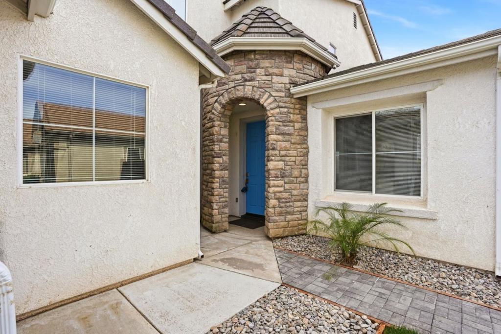 381 Honeybell St, Los Banos, CA 93635