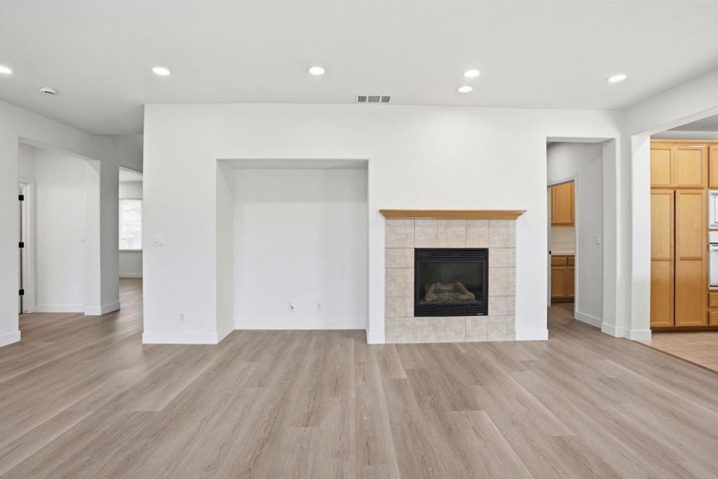 381 Honeybell St, Los Banos, CA 93635