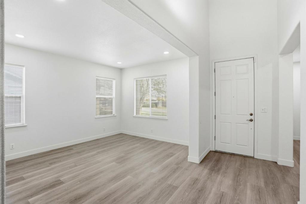 381 Honeybell St, Los Banos, CA 93635