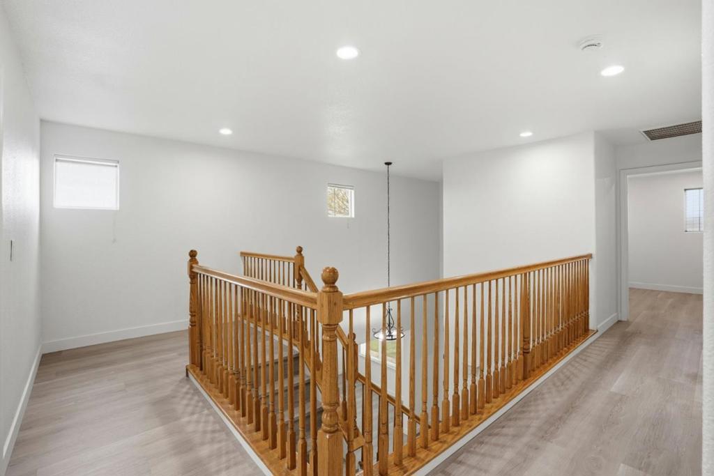 381 Honeybell St, Los Banos, CA 93635