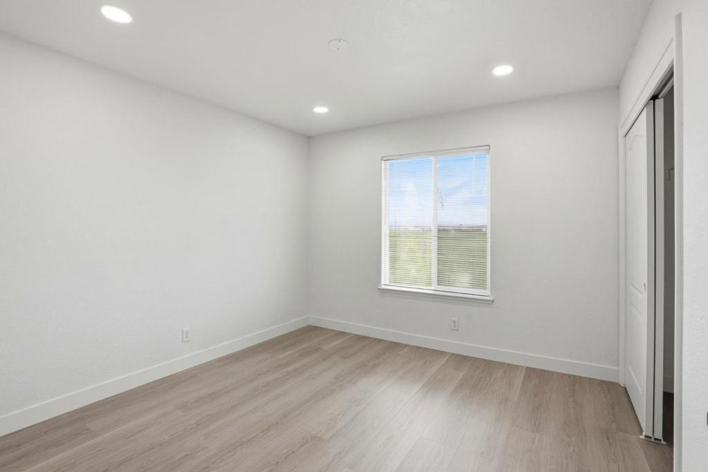 381 Honeybell St, Los Banos, CA 93635