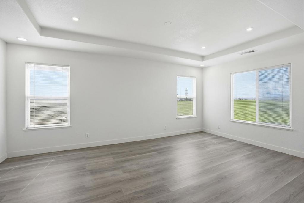 381 Honeybell St, Los Banos, CA 93635