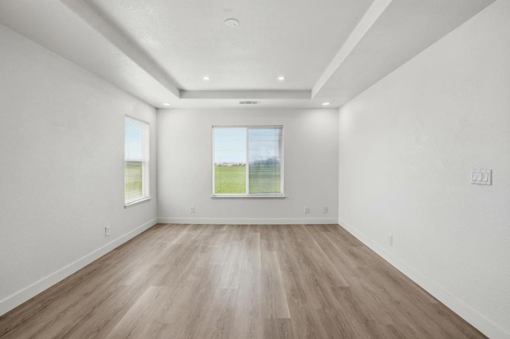 381 Honeybell St, Los Banos, CA 93635