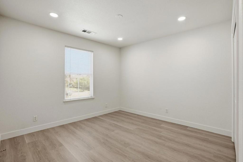 381 Honeybell St, Los Banos, CA 93635