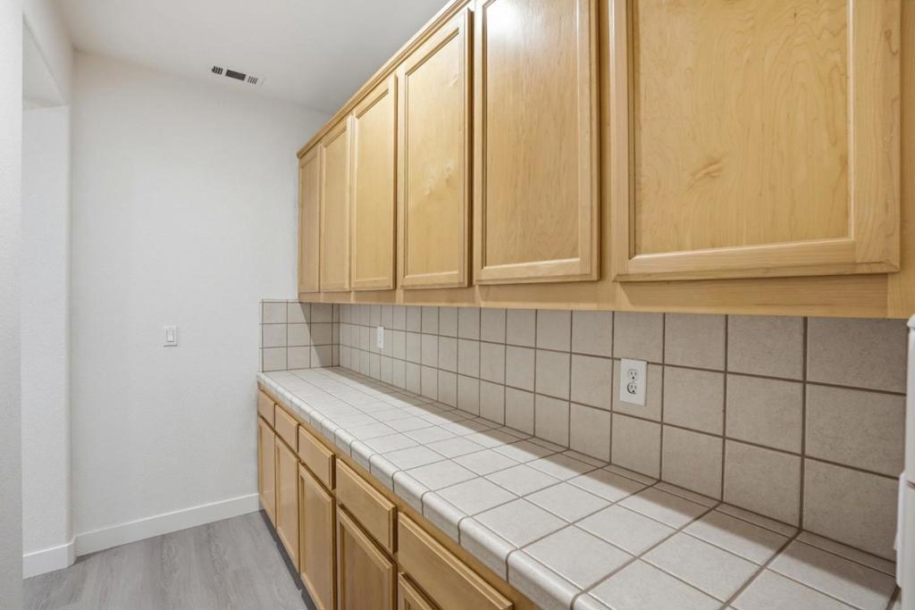 381 Honeybell St, Los Banos, CA 93635