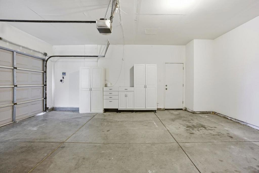 381 Honeybell St, Los Banos, CA 93635