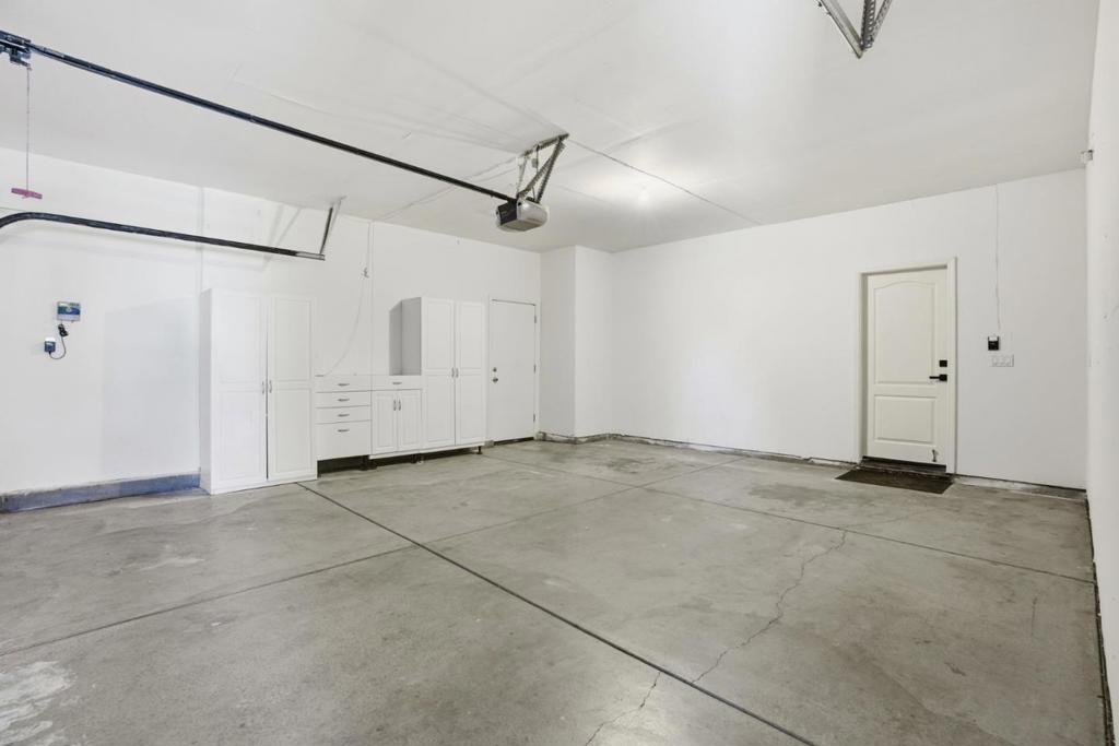 381 Honeybell St, Los Banos, CA 93635