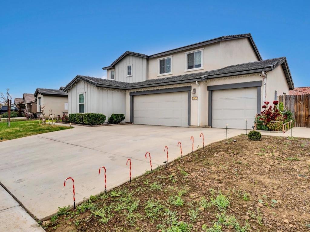 1672 Thistle Ln, Los Banos, CA 93635