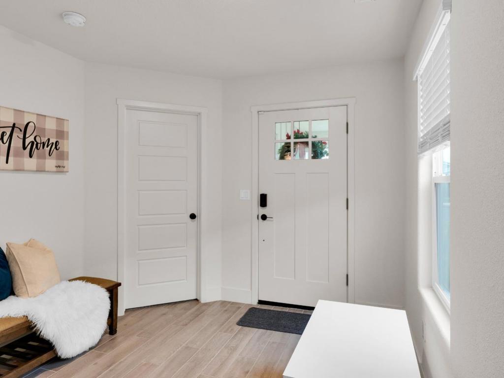 1672 Thistle Ln, Los Banos, CA 93635