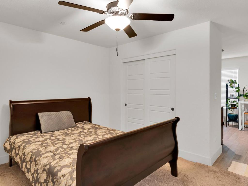 1672 Thistle Ln, Los Banos, CA 93635