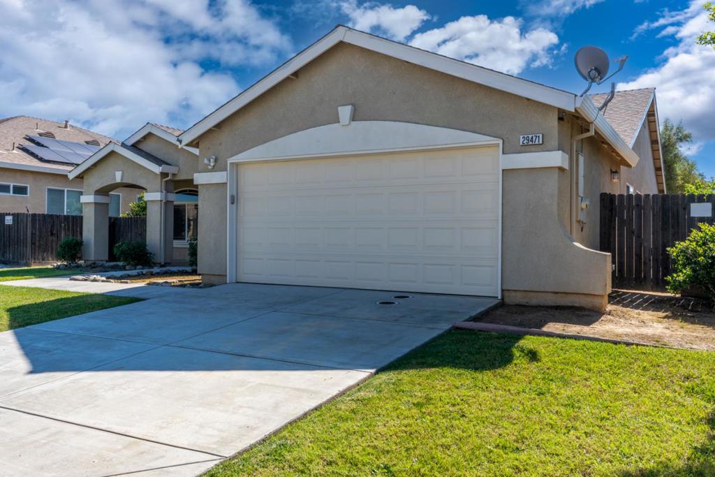 29471 Sonora Dr, Santa Nella, CA 95322