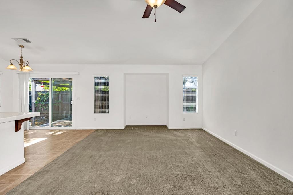 29471 Sonora Dr, Santa Nella, CA 95322