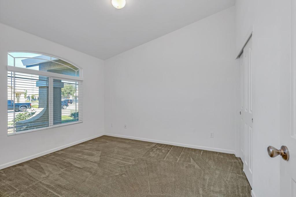 29471 Sonora Dr, Santa Nella, CA 95322