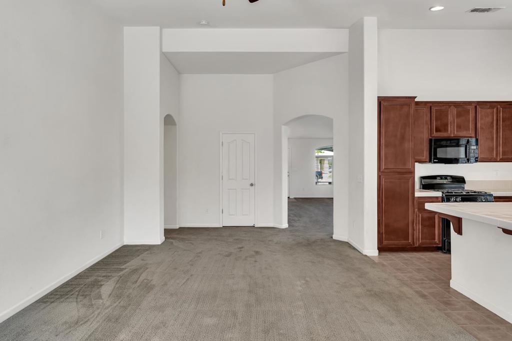 29471 Sonora Dr, Santa Nella, CA 95322